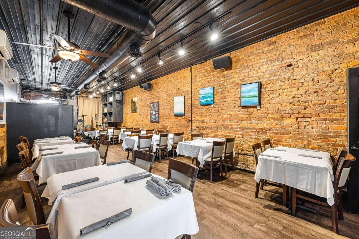 35 S Peachtree Street