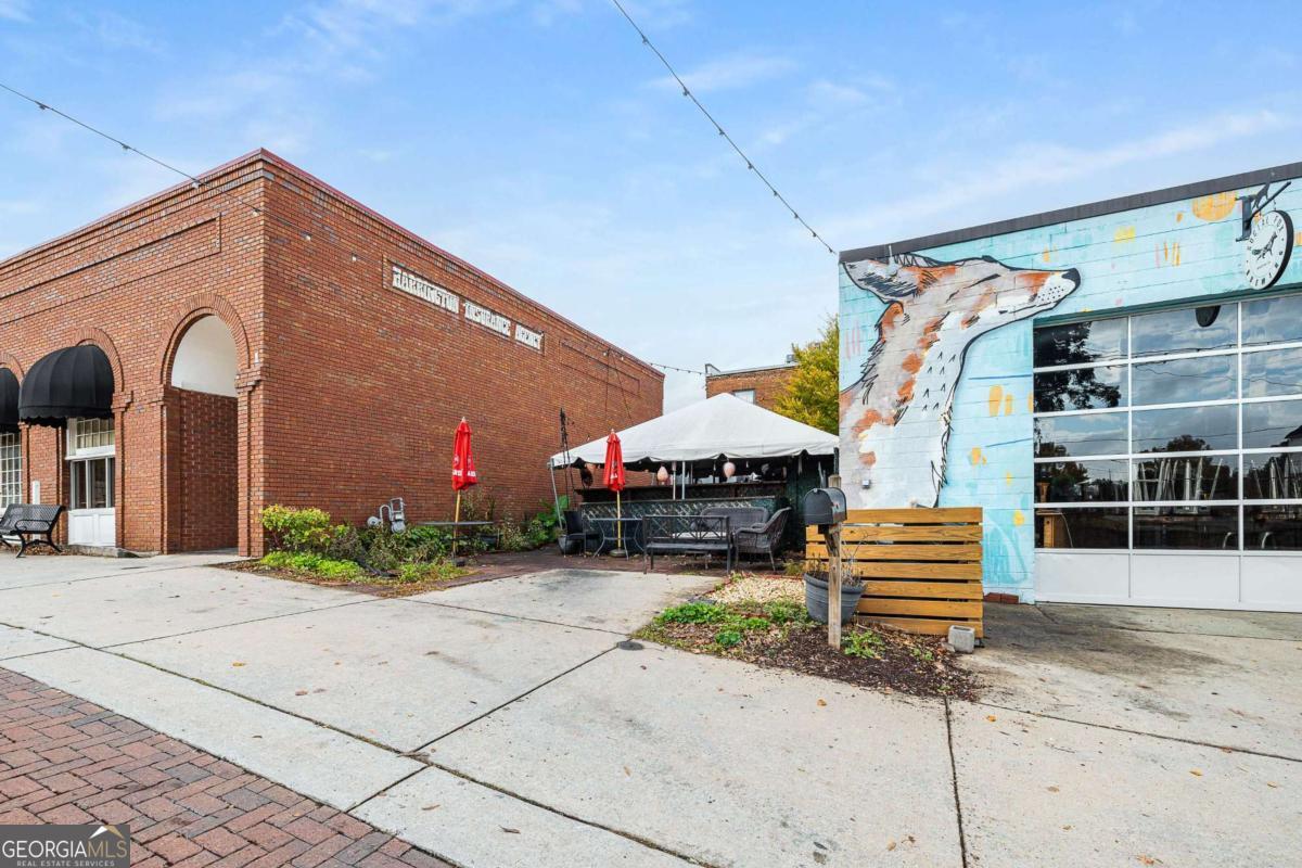 35 S Peachtree Street