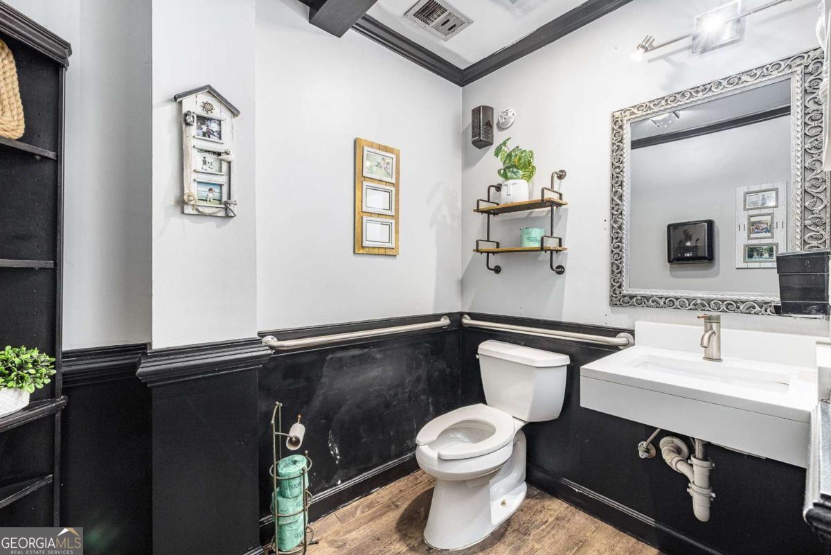 35 S Peachtree Street