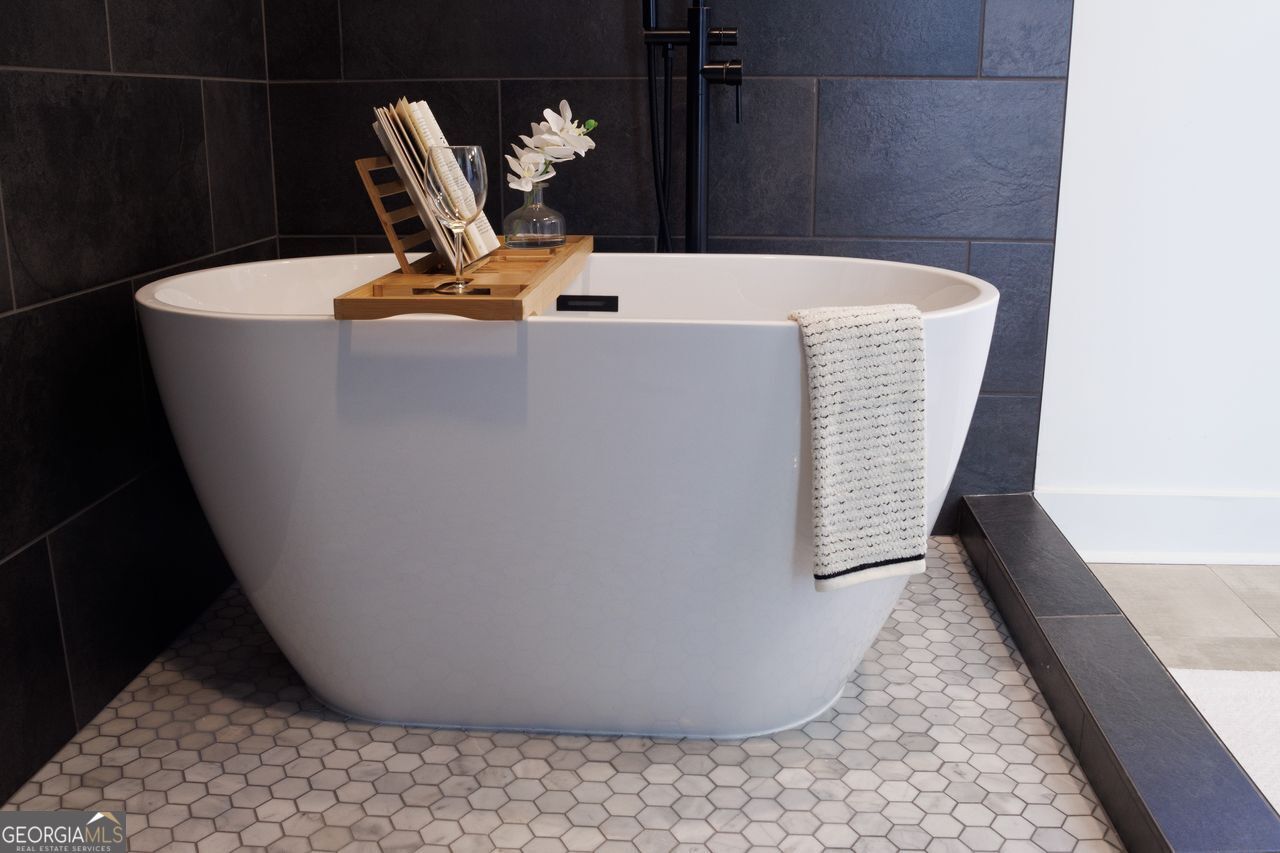 1354 Orange Blossom SE