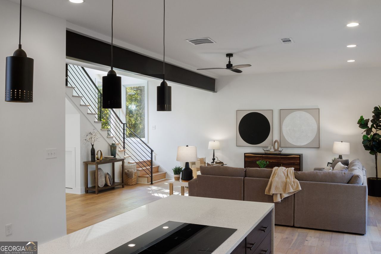 1354 Orange Blossom SE