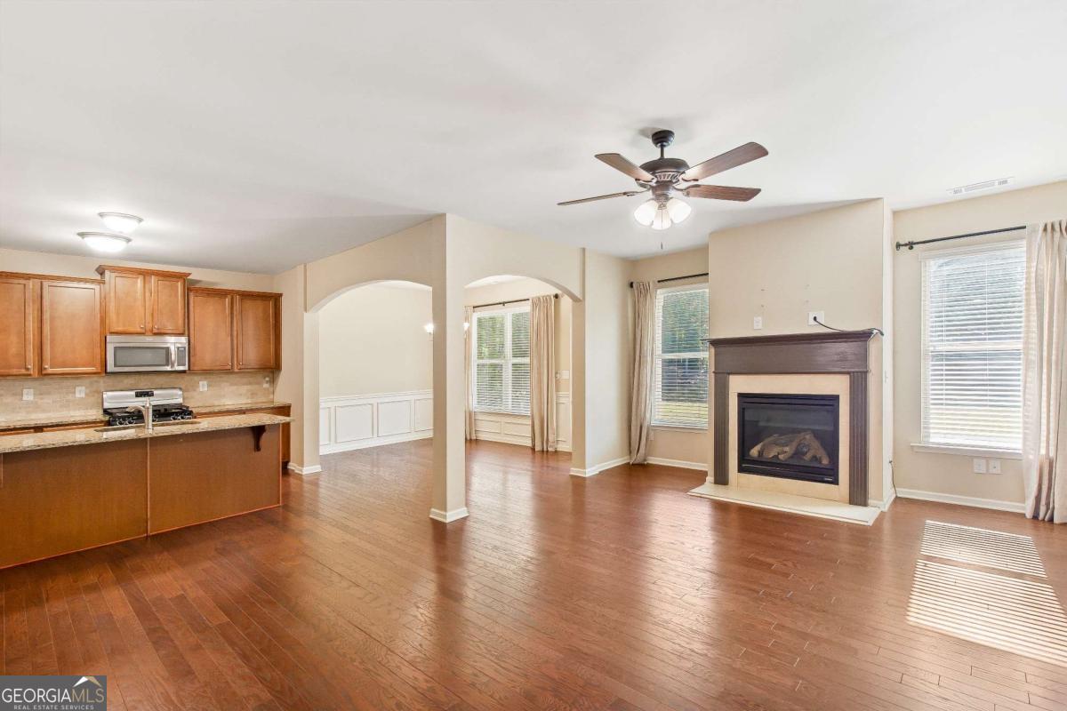 2377 Whispering Drive NW