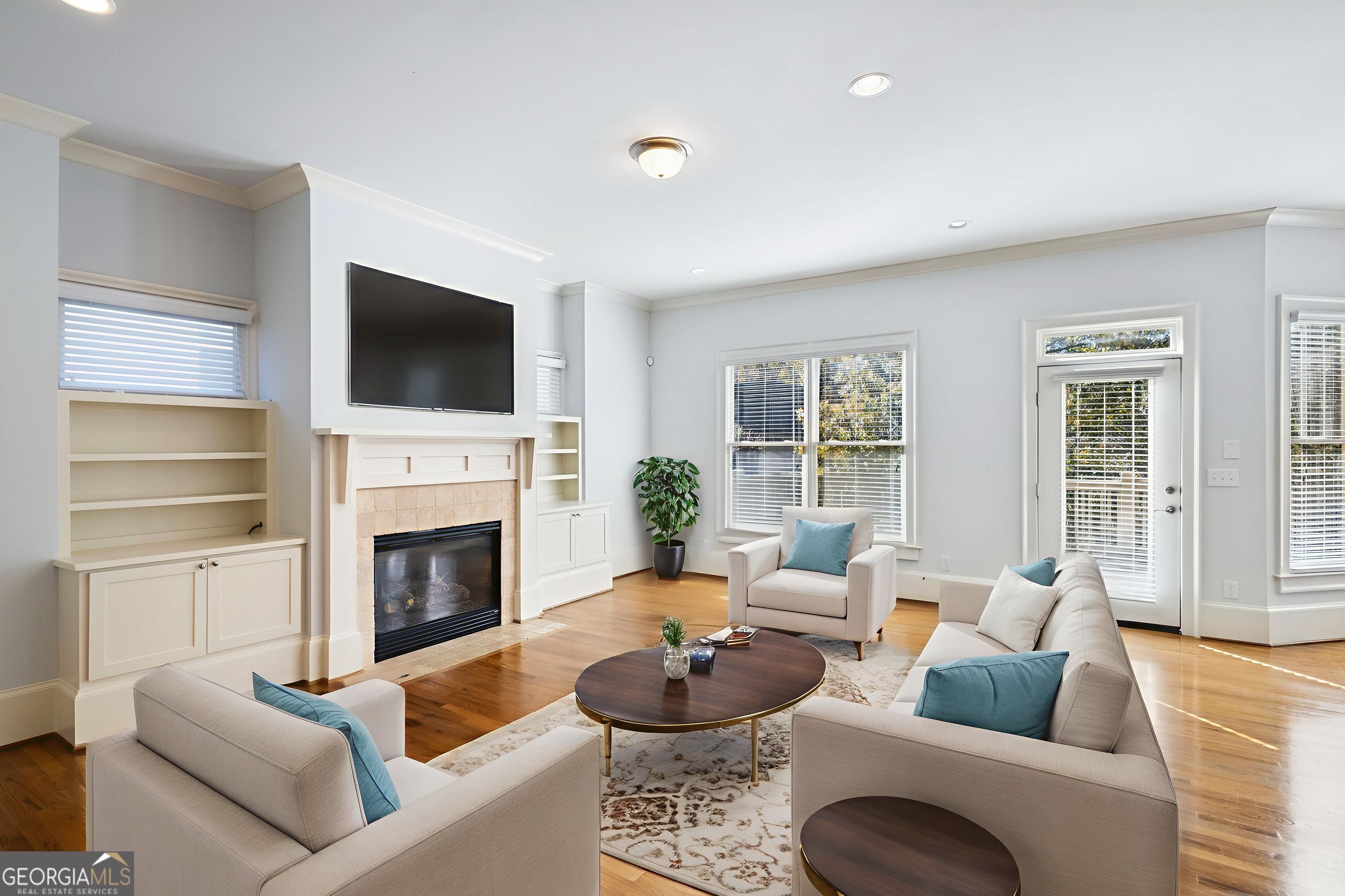 1043 Antioch Drive NE