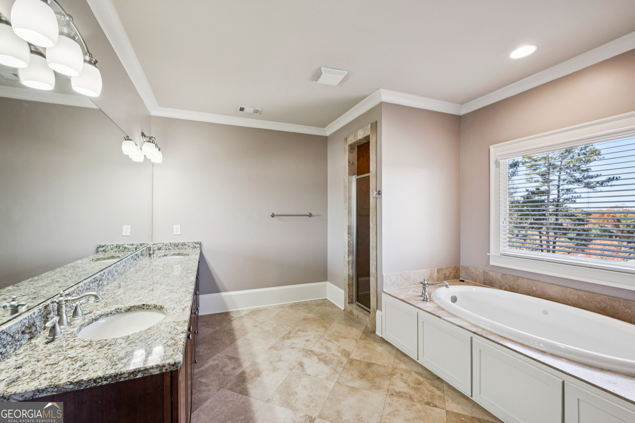 1043 Antioch Drive NE