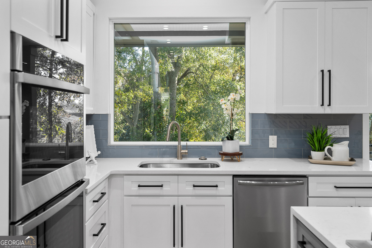 147 Hutchinson Street NE