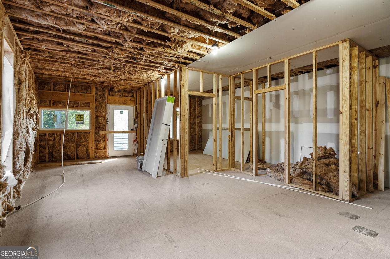 147 Hutchinson Street NE