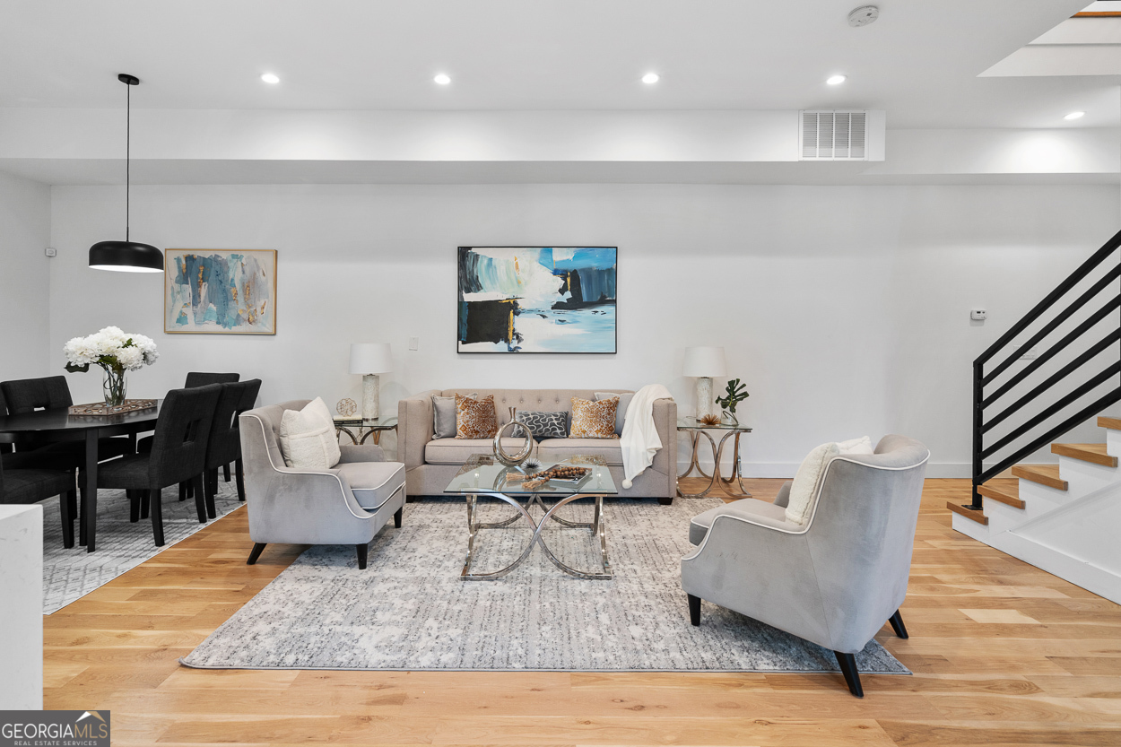 147 Hutchinson Street NE