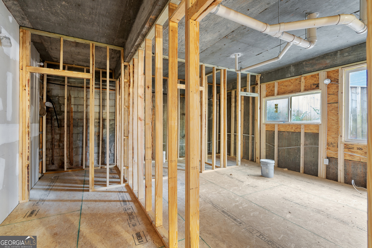 147 Hutchinson Street NE