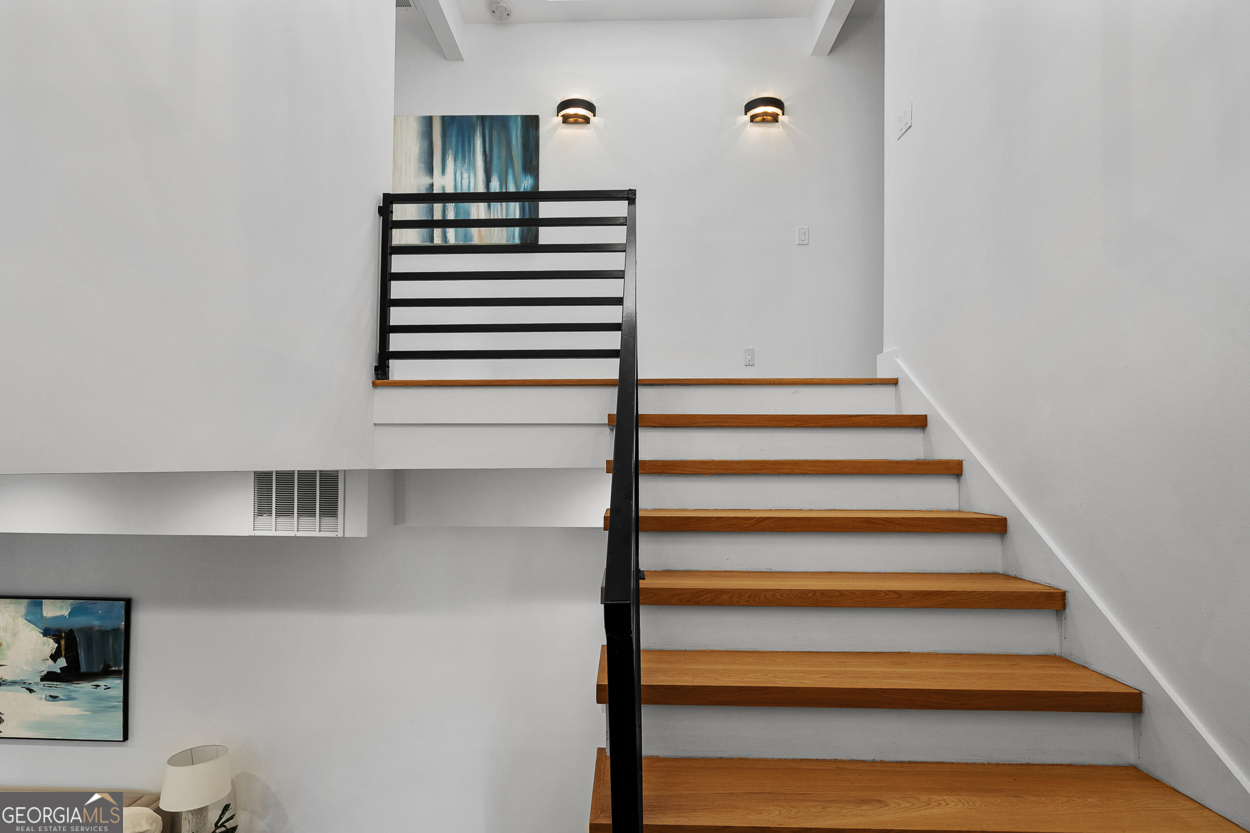 147 Hutchinson Street NE