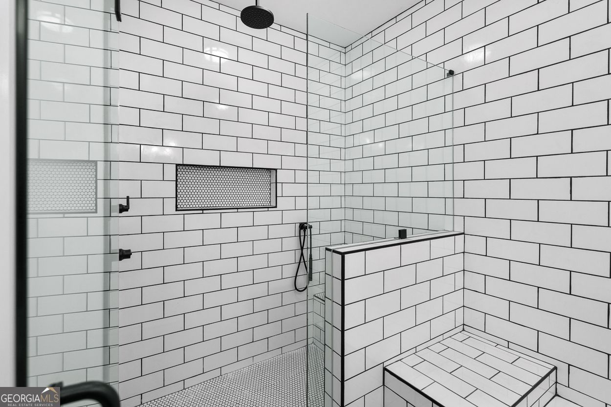 147 Hutchinson Street NE