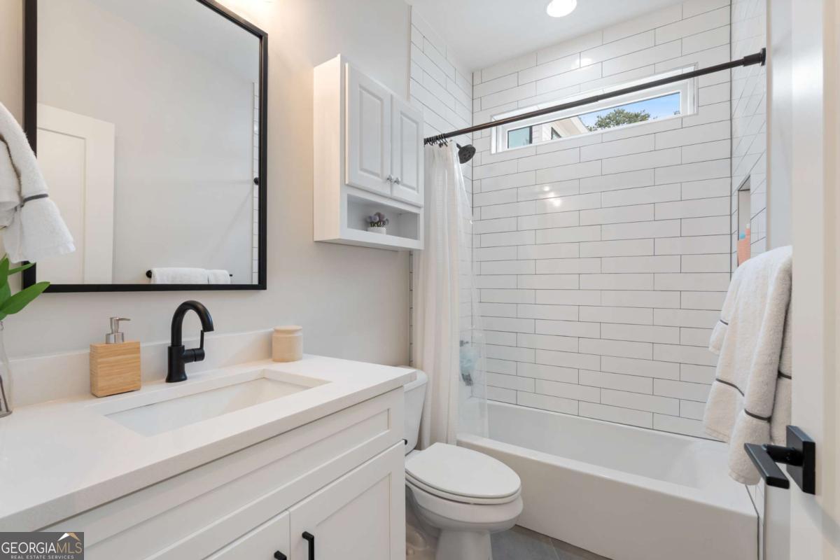 664 B Timm Valley Road NE