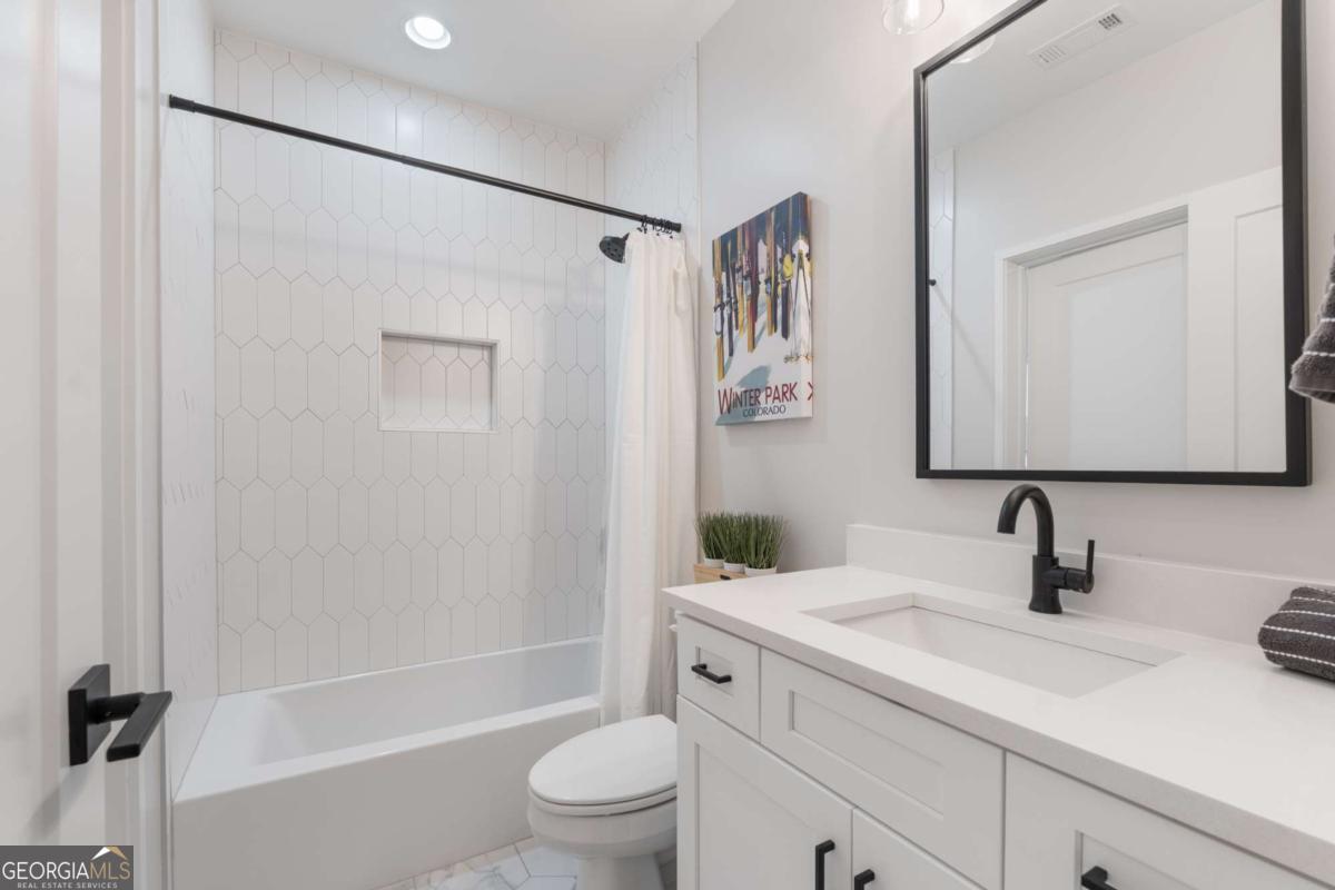 664 B Timm Valley Road NE