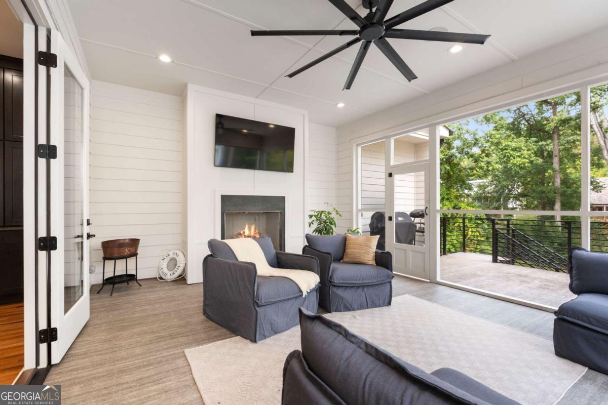 664 B Timm Valley Road NE