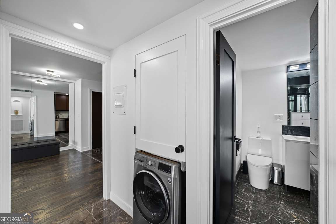 2285 Peachtree Road NE # 1004