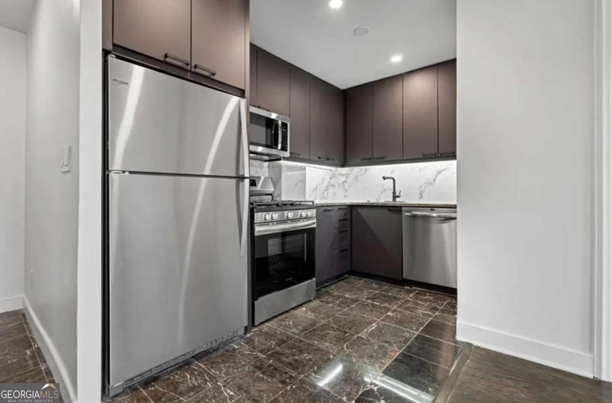 2285 Peachtree Road NE # 1004