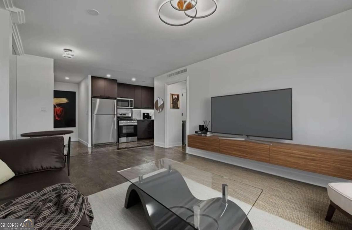 2285 Peachtree Road NE # 1004