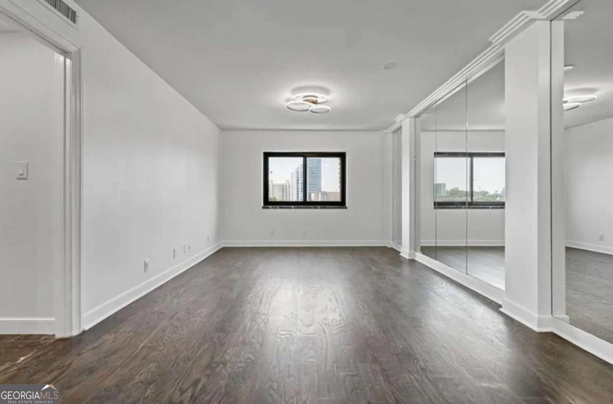 2285 Peachtree Road NE # 1004