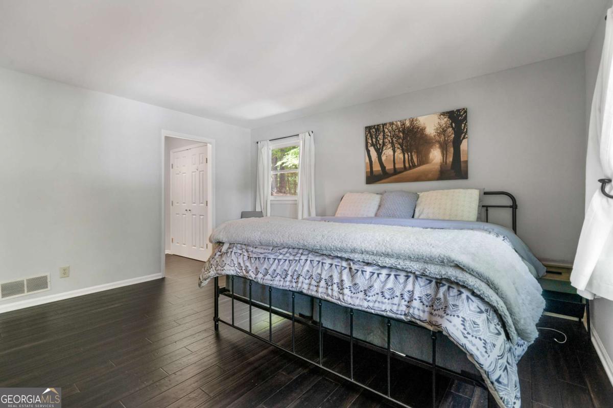 180 Waterfront Drive