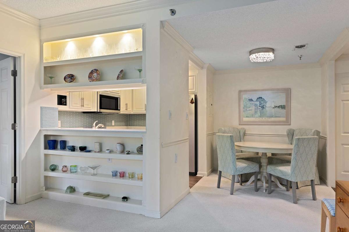 1800 Clairmont Lake # A209