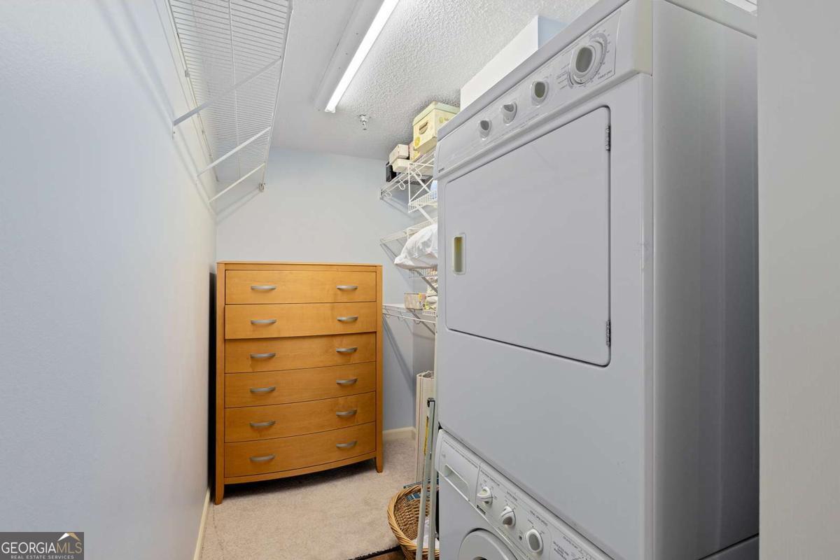 1800 Clairmont Lake # A209