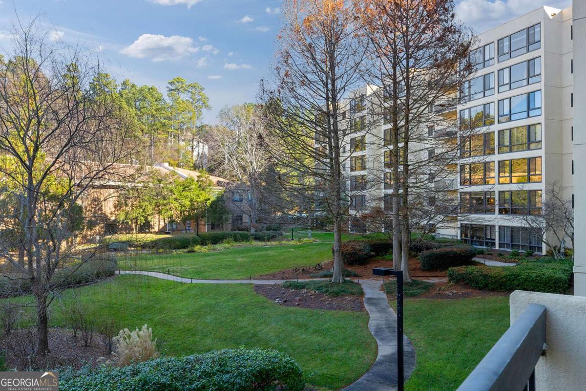 1800 Clairmont Lake # A209