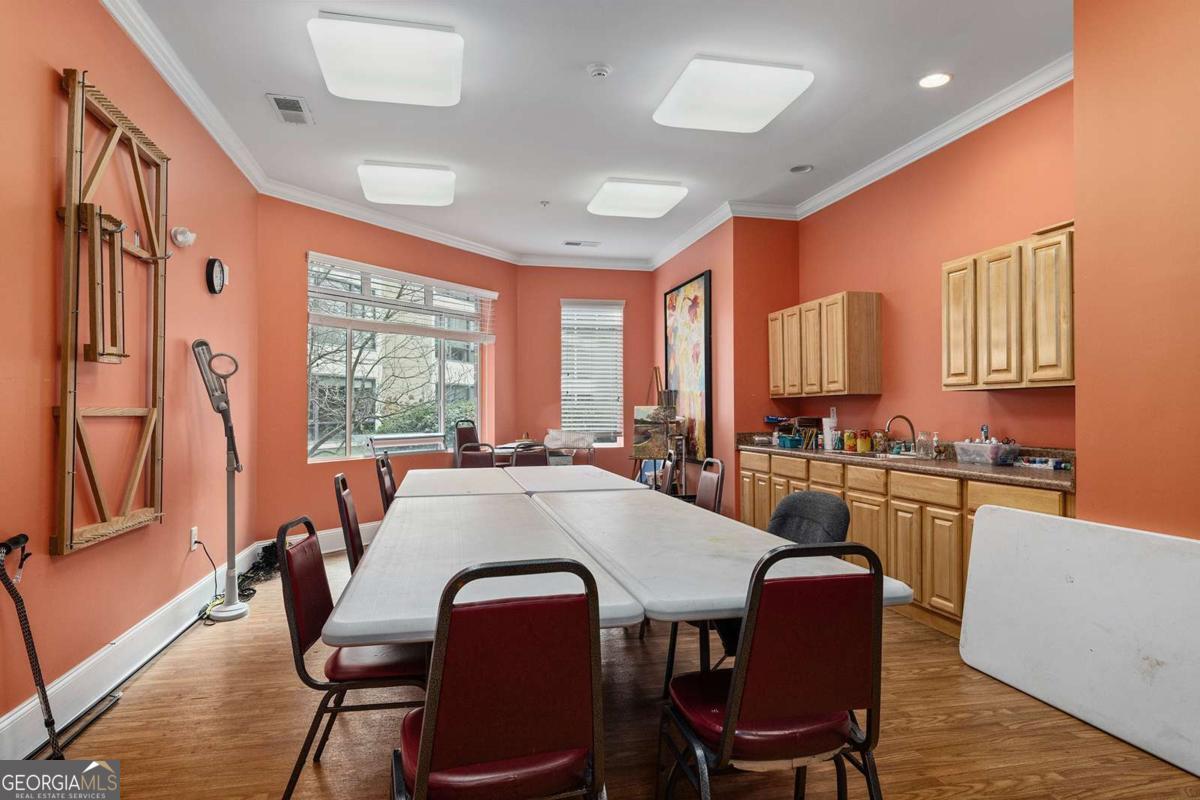 1800 Clairmont Lake # A209