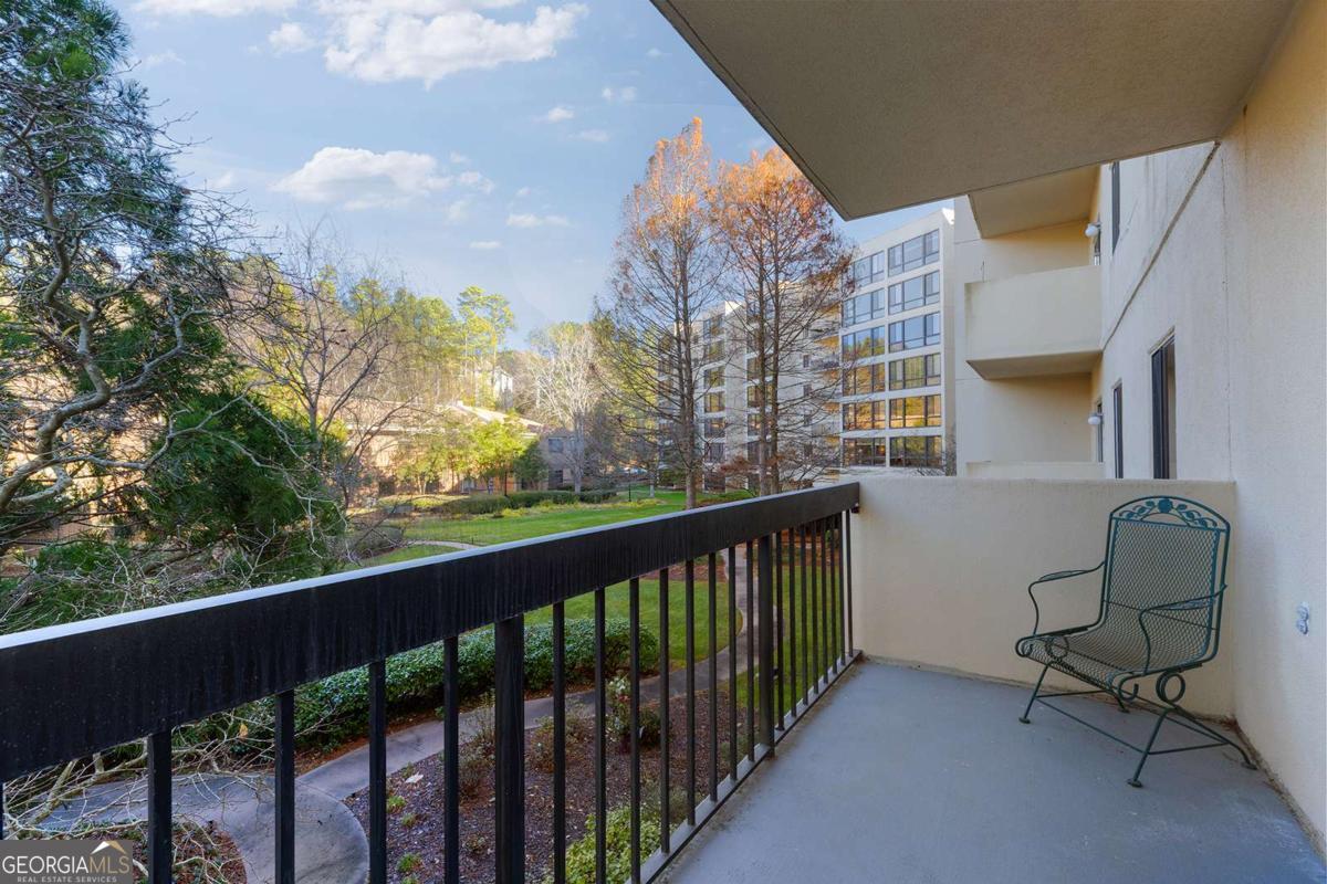 1800 Clairmont Lake # A209