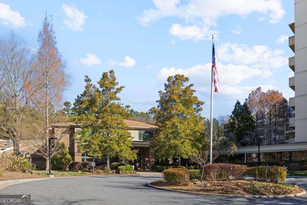 1800 Clairmont Lake # A209