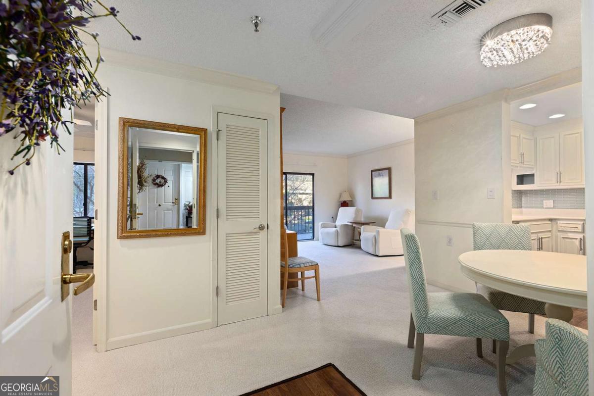 1800 Clairmont Lake # A209