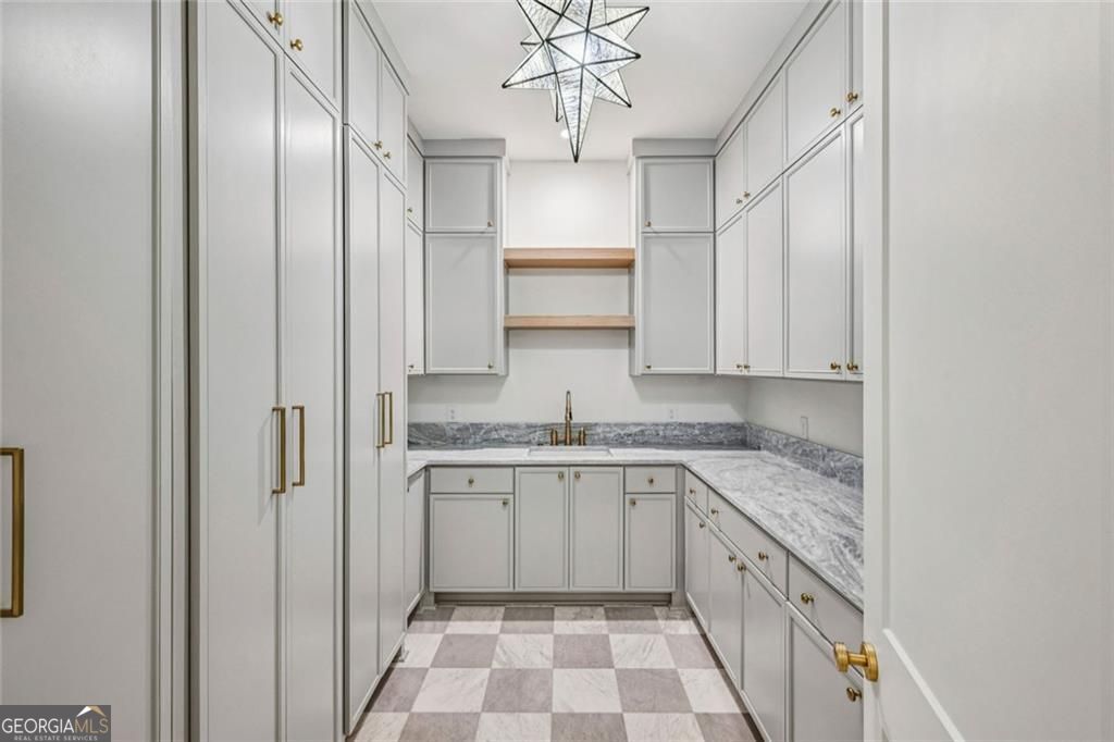 2854 N Thompson Road NE