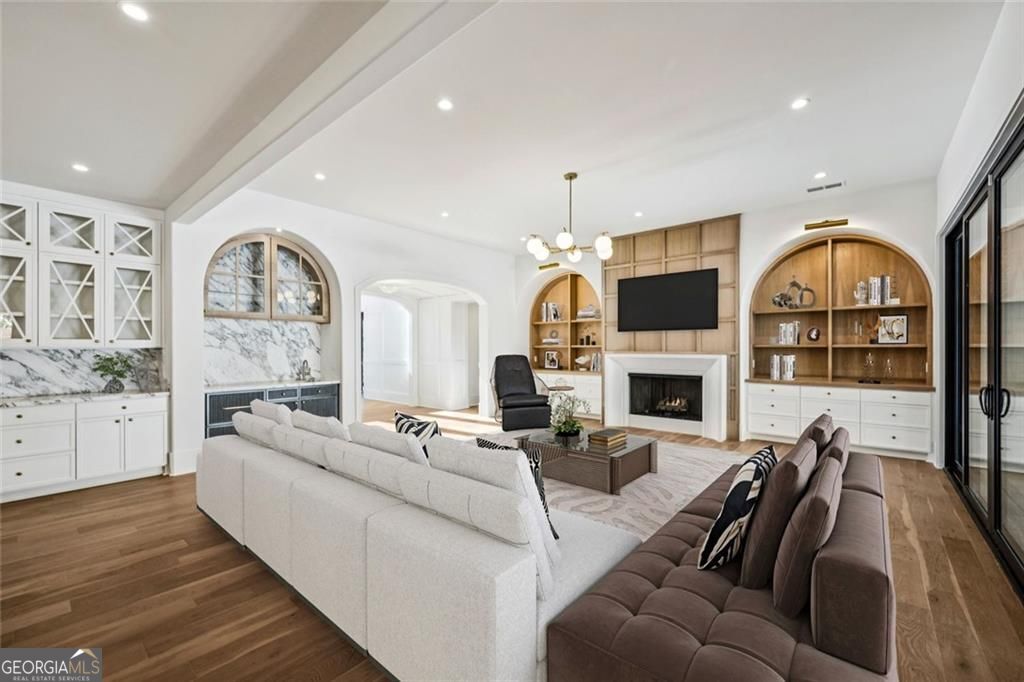 2854 N Thompson Road NE