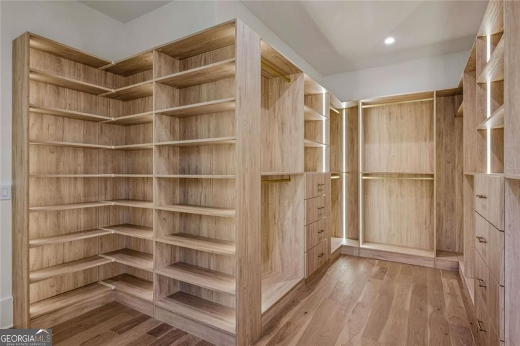 2854 N Thompson Road NE