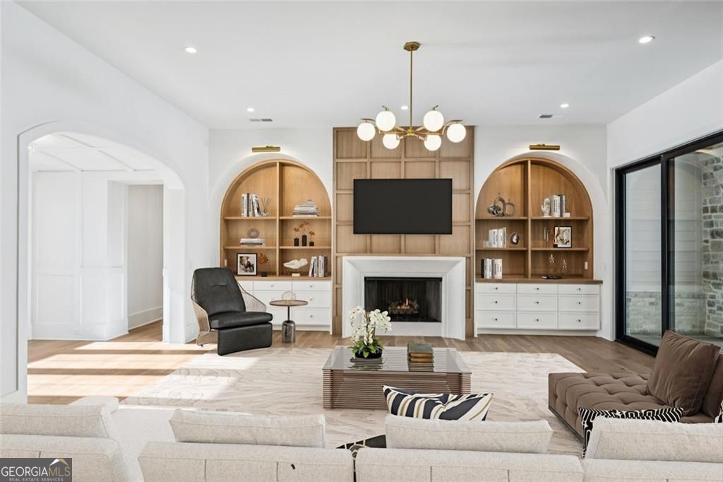 2854 N Thompson Road NE