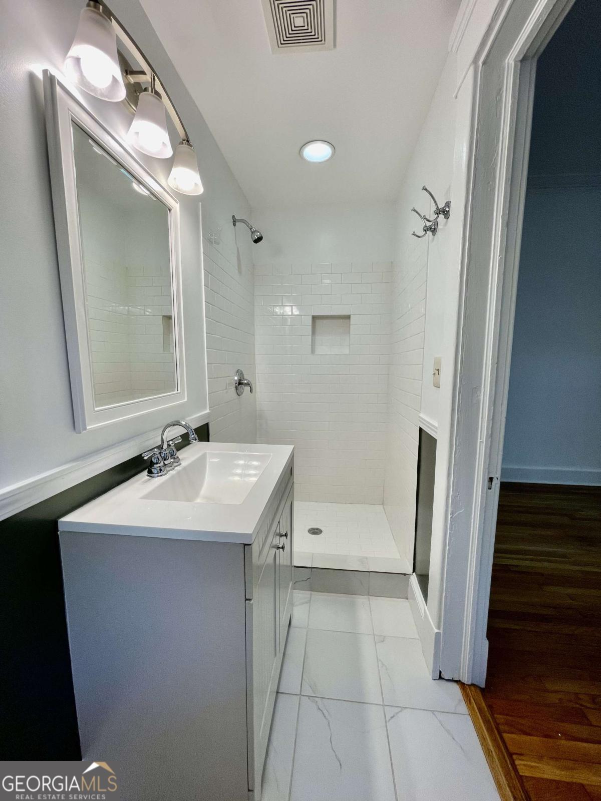 1193 Mansfield Avenue