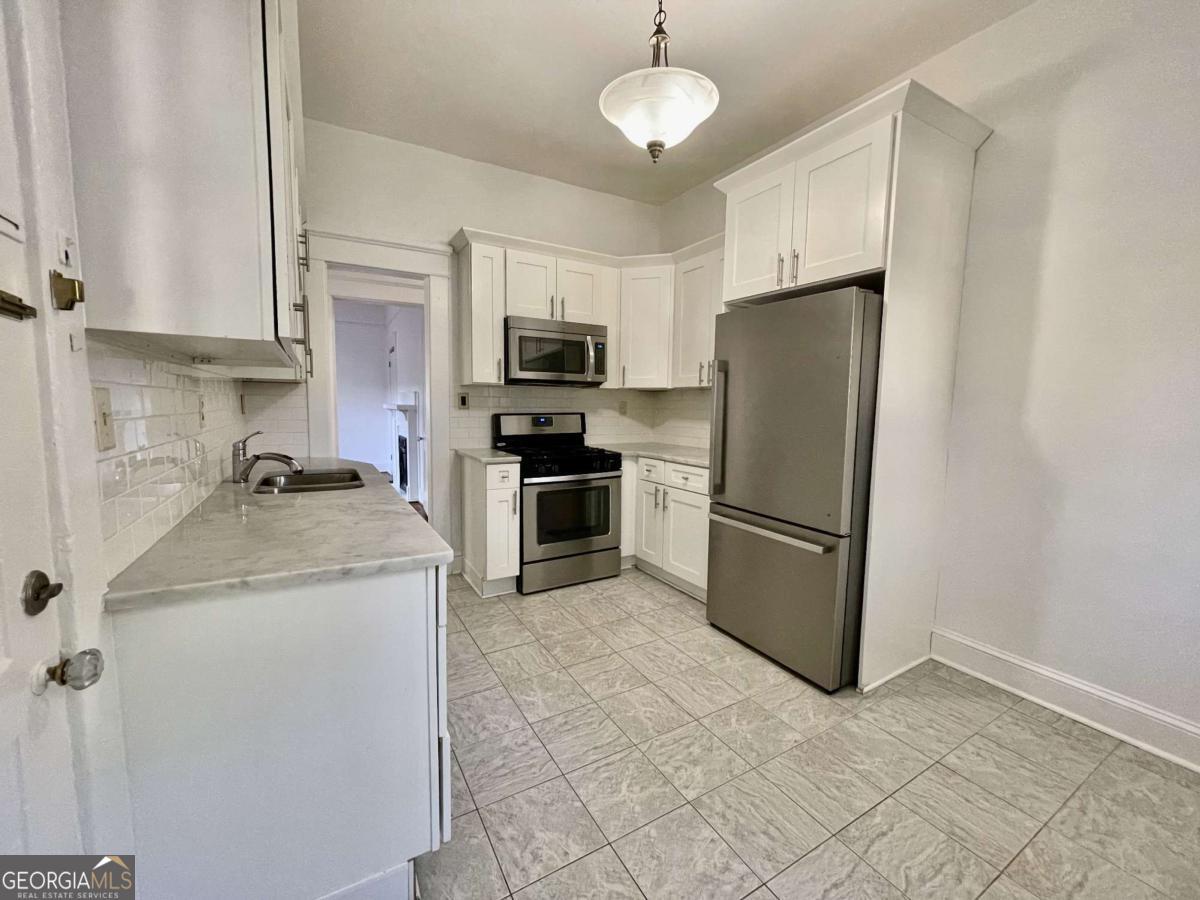 1193 Mansfield Avenue