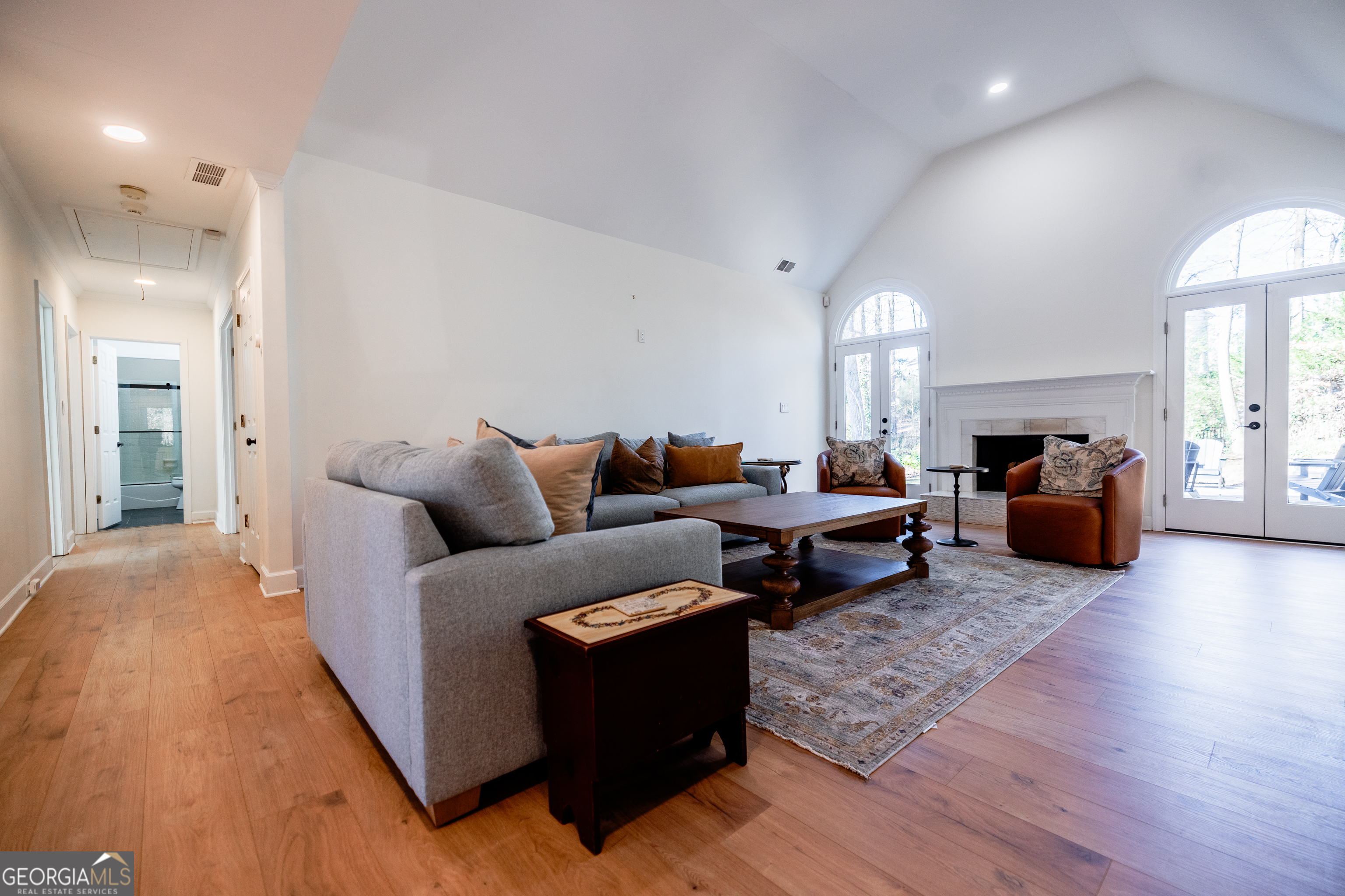 1055 Downing Court NE