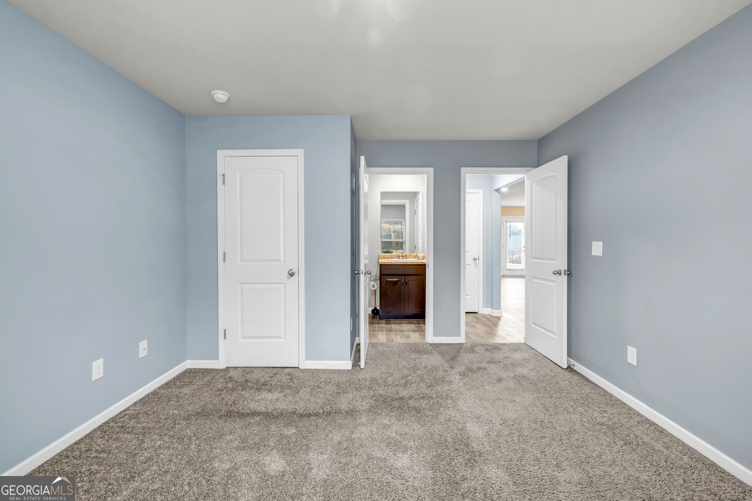 205 Twin Lakes Drive