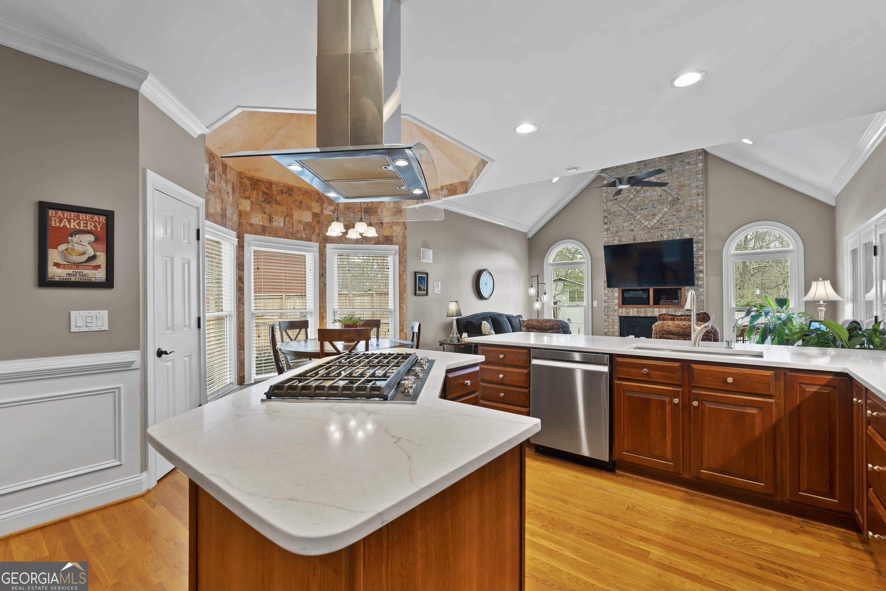 379 Bridgebrook Lane SW