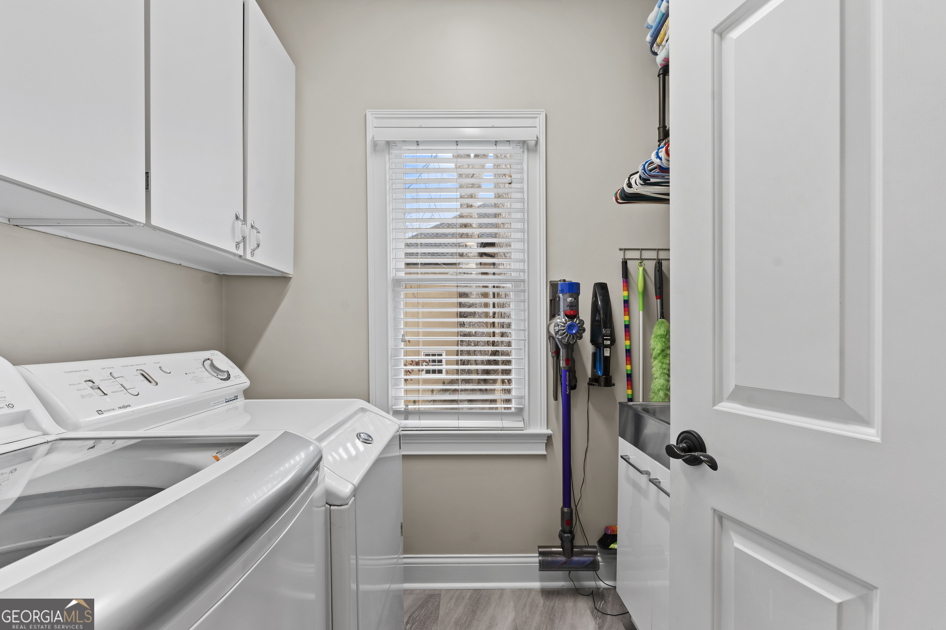 379 Bridgebrook Lane SW