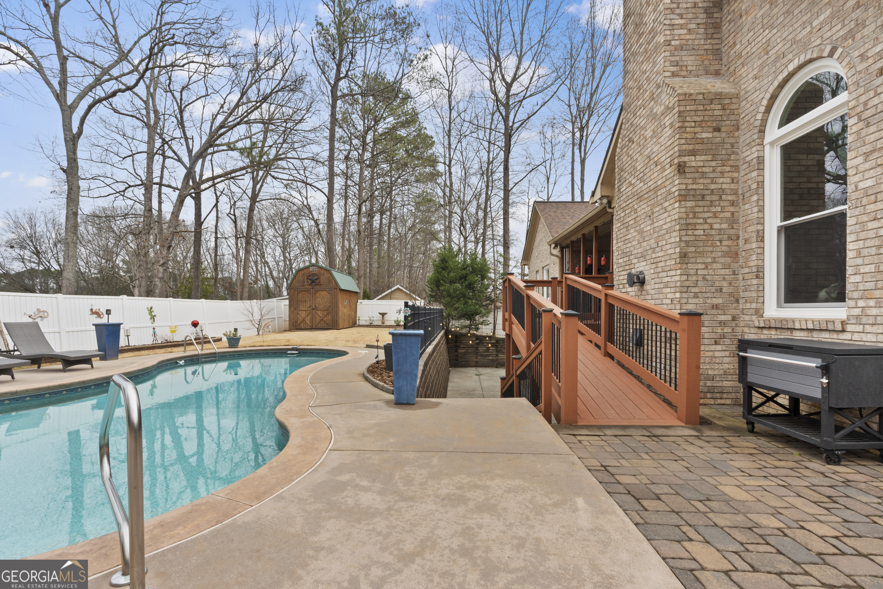 379 Bridgebrook Lane SW