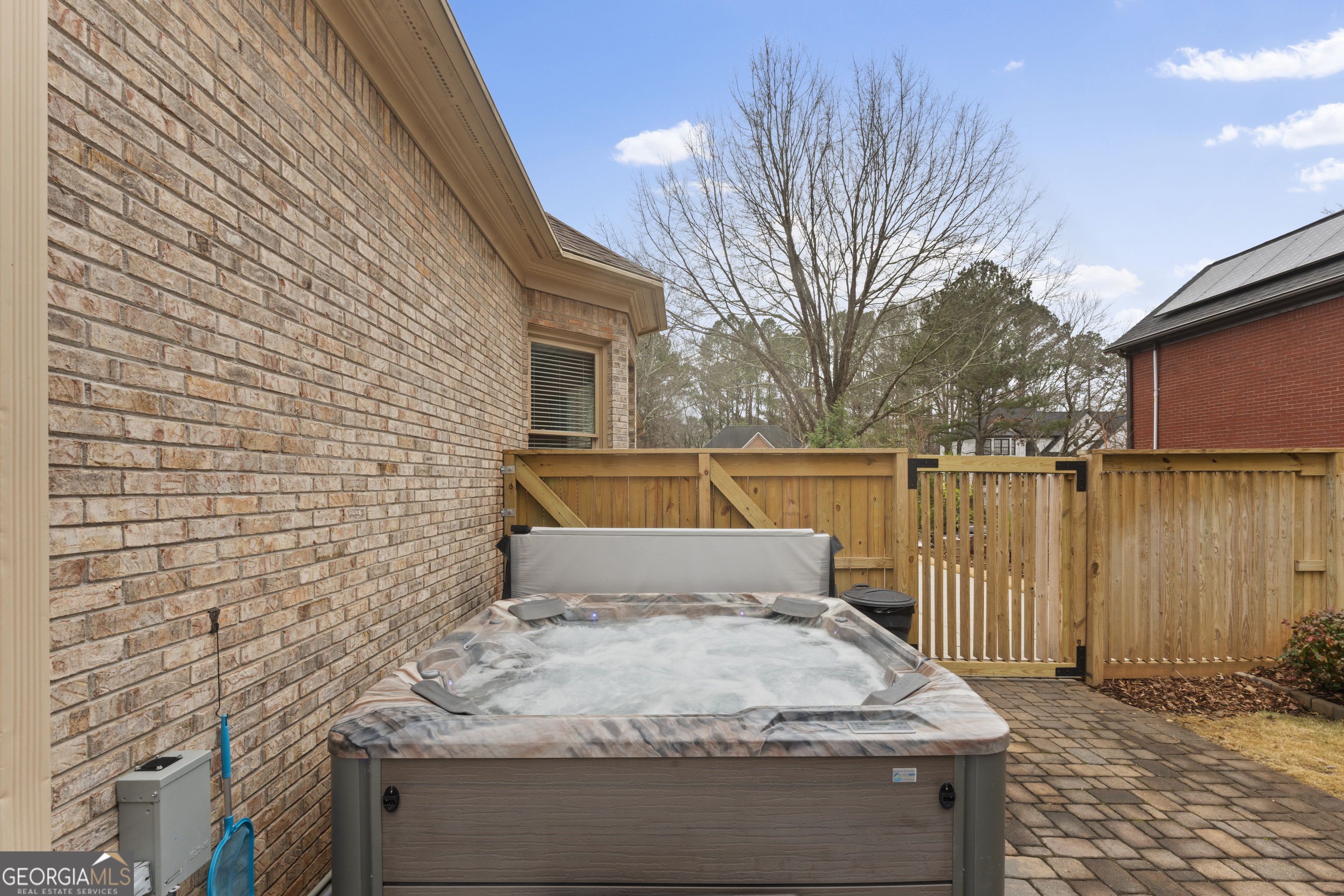 379 Bridgebrook Lane SW