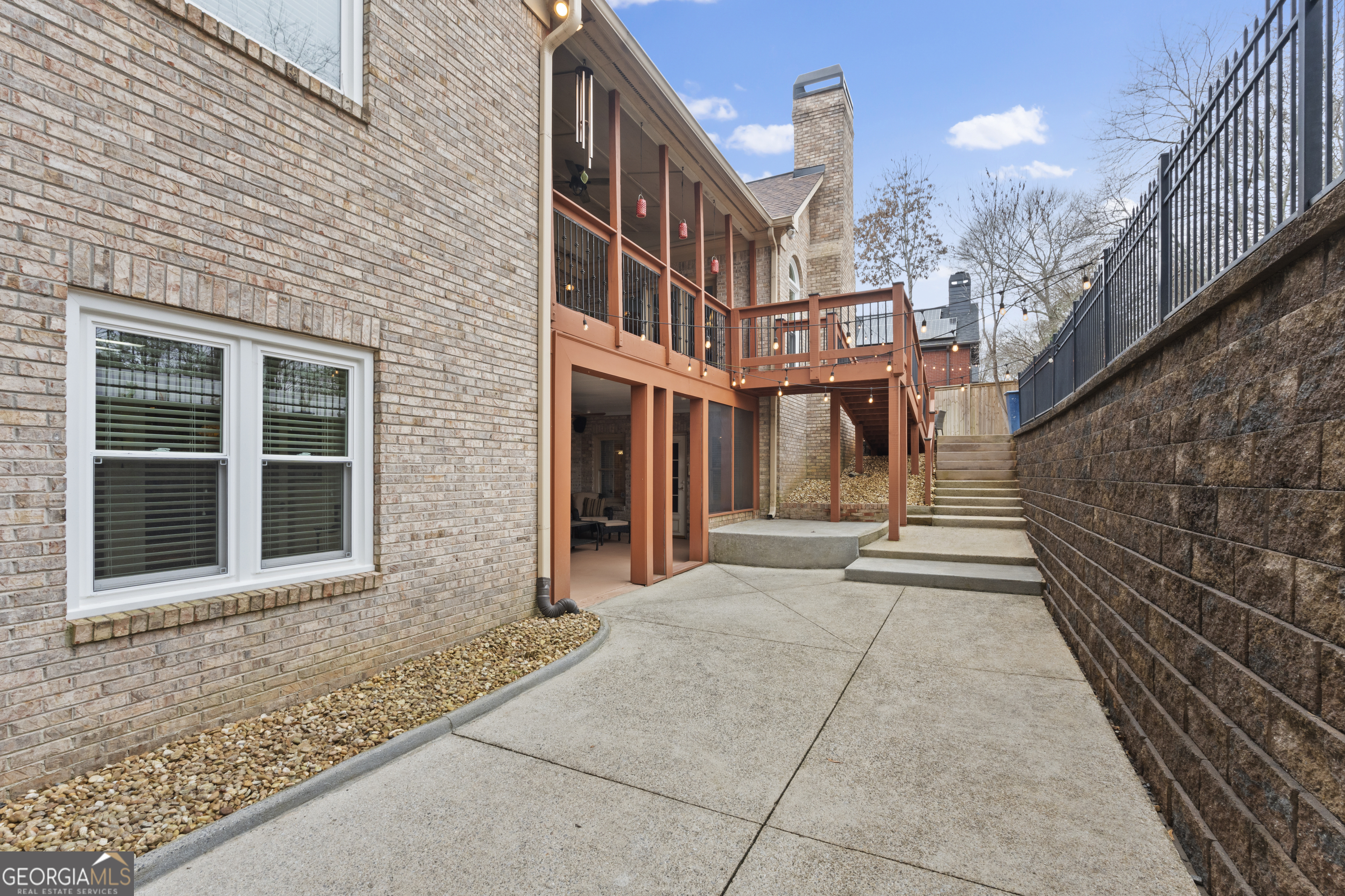 379 Bridgebrook Lane SW