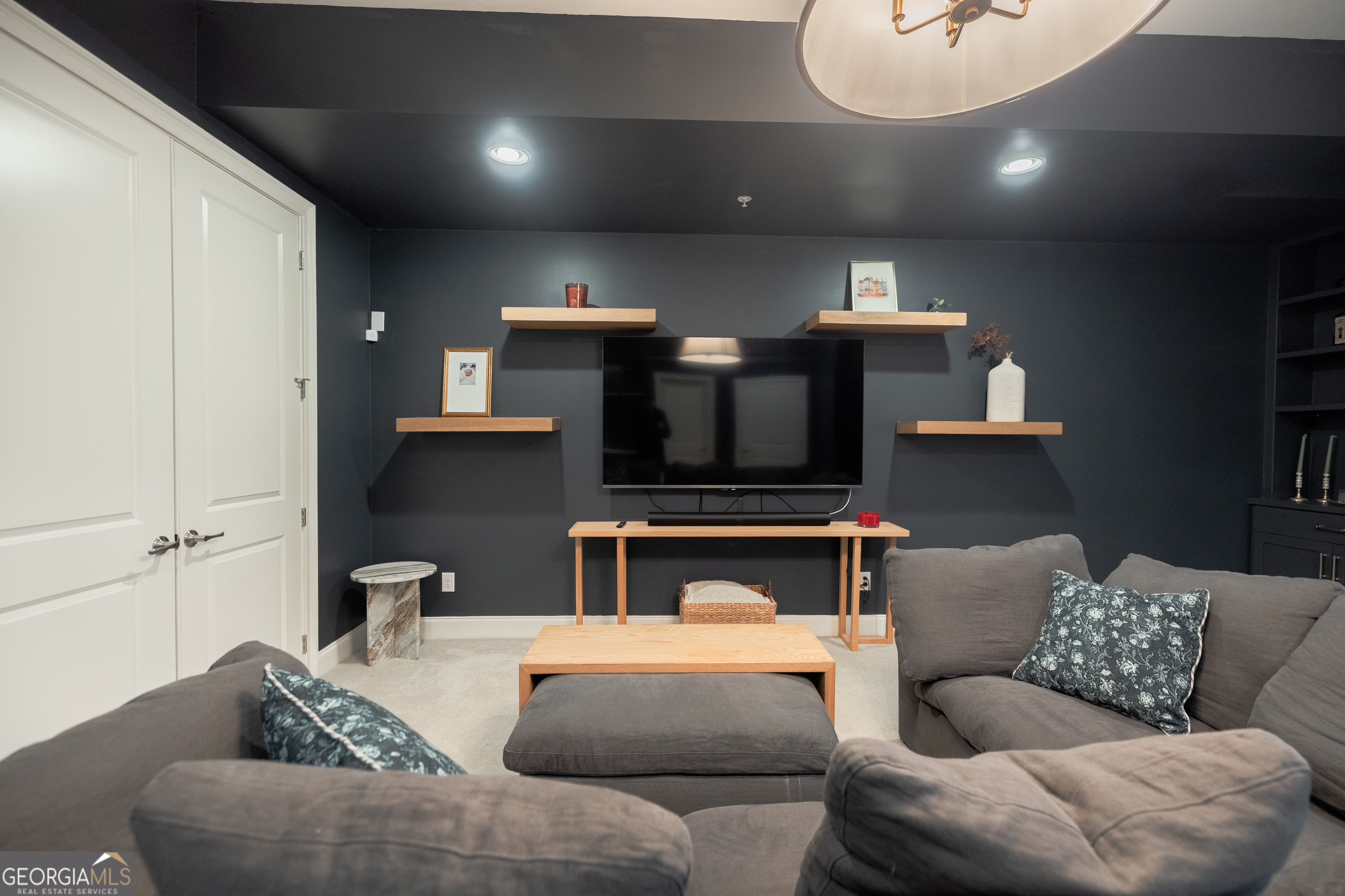 613 Abbington River Lane