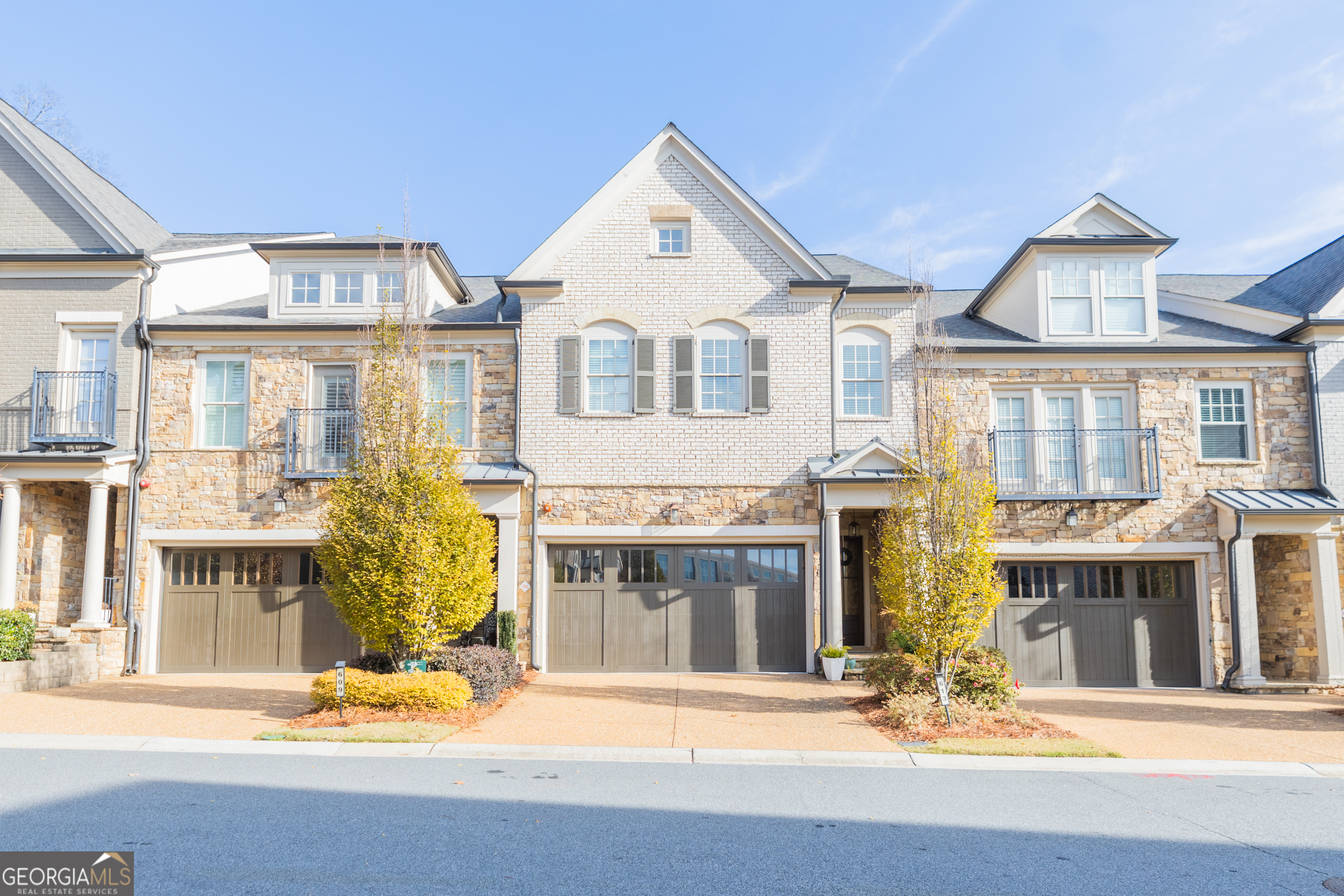 613 Abbington River Lane