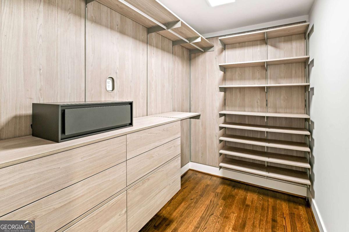 2190 Edison Avenue NE