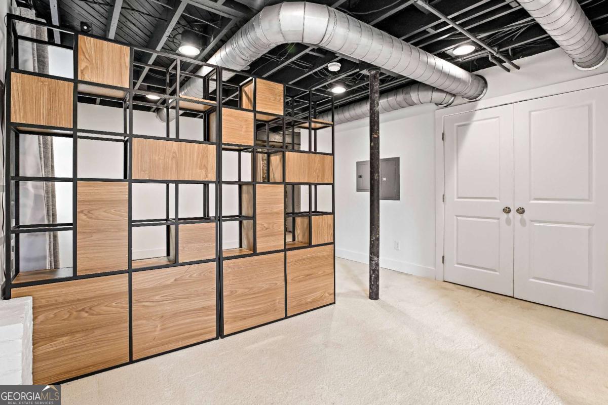 2190 Edison Avenue NE