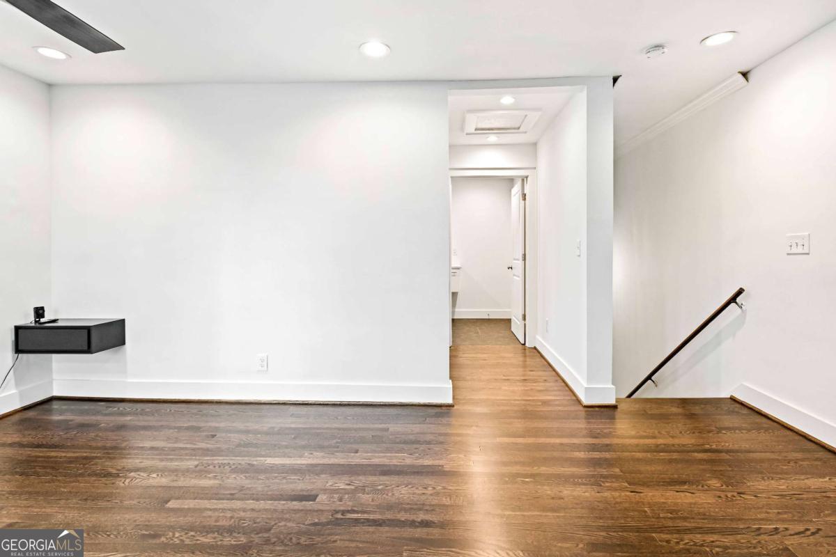 2190 Edison Avenue NE