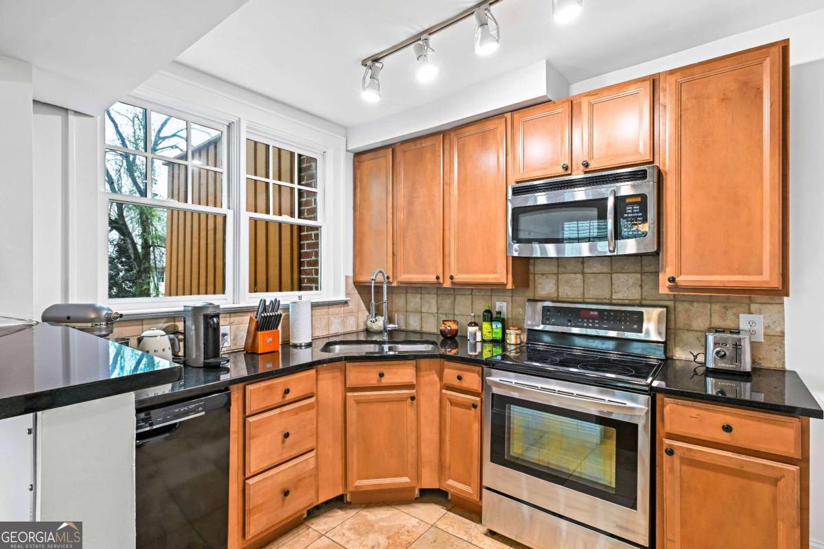 2190 Edison Avenue NE