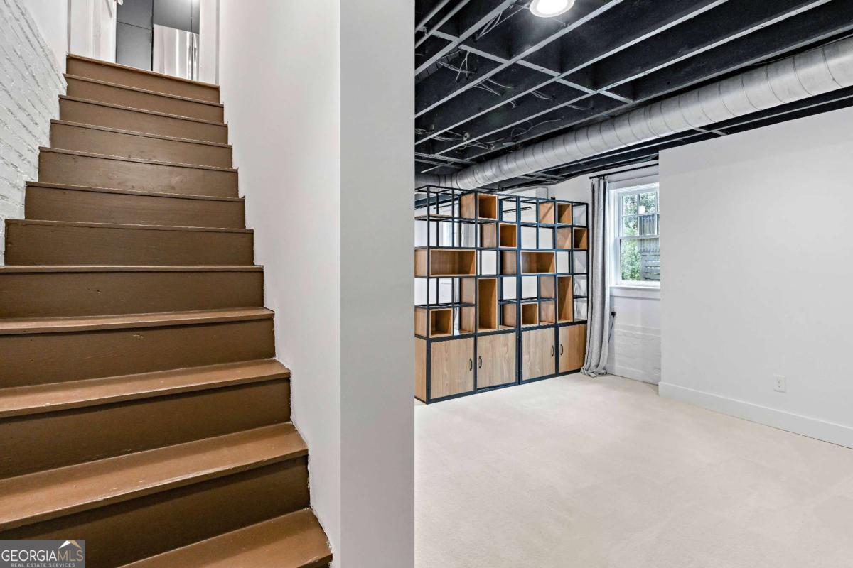 2190 Edison Avenue NE