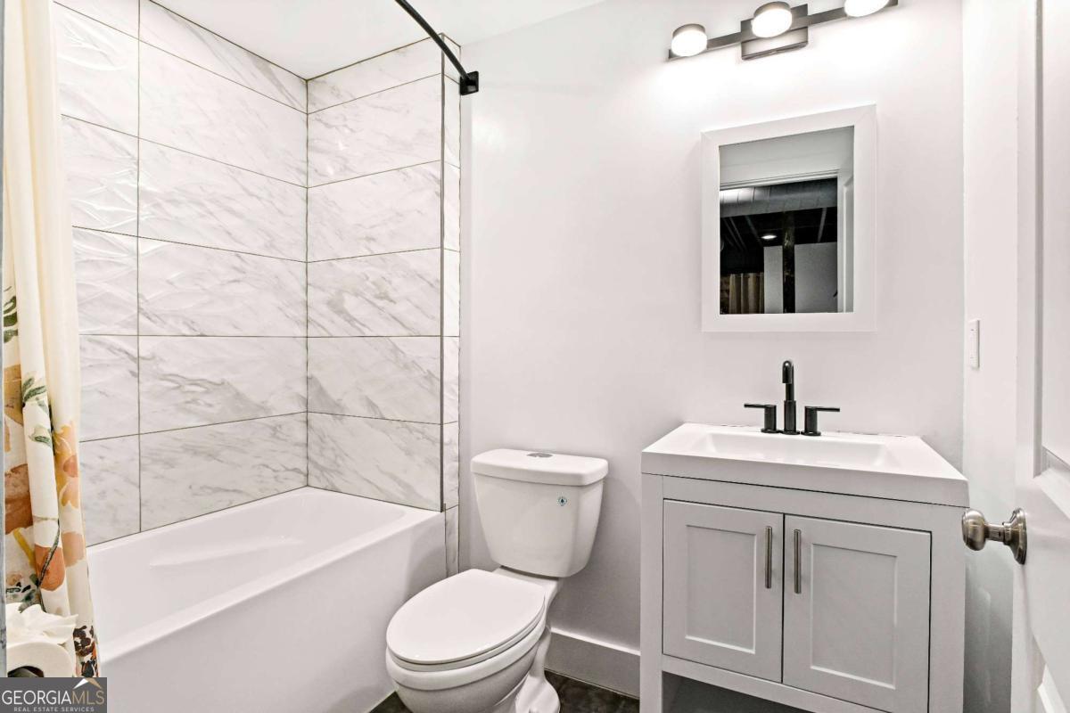 2190 Edison Avenue NE